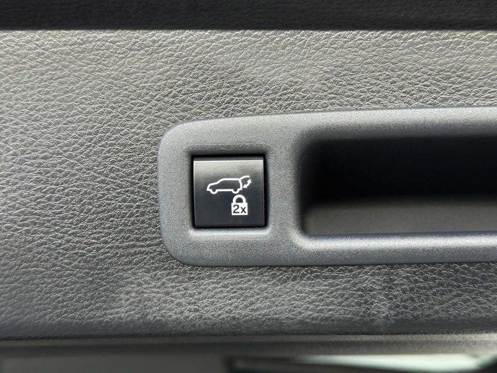 Certified 2021 Toyota Sienna XSE image 17