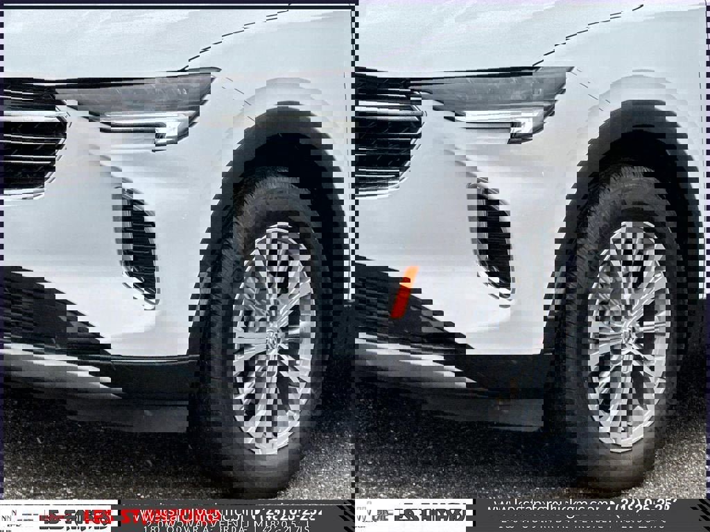 Used 2023 Buick Envision Preferred image 9