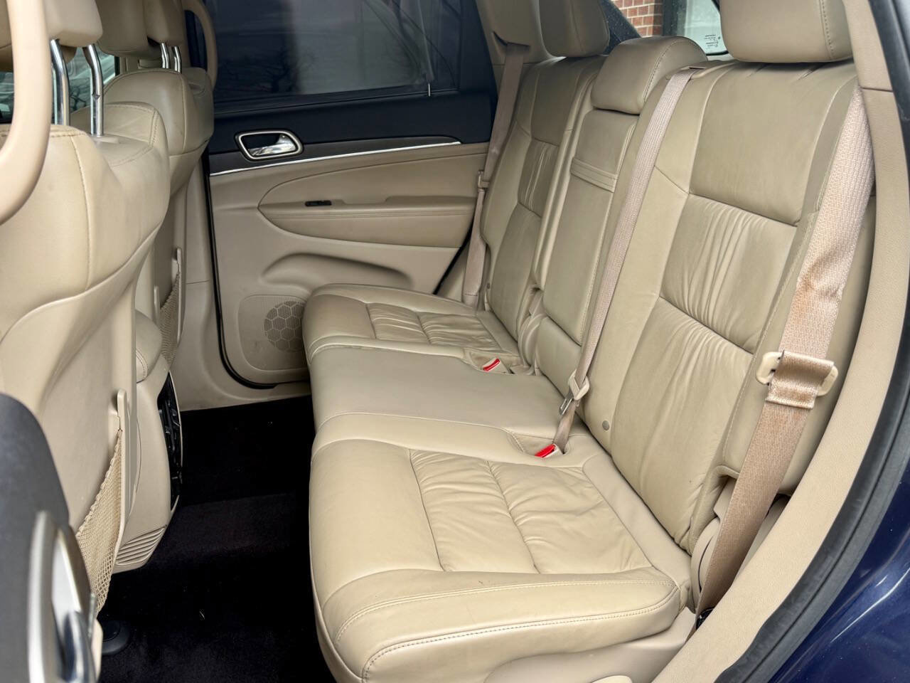 Used 2016 Jeep Grand Cherokee Limited AWD/4WD image 4