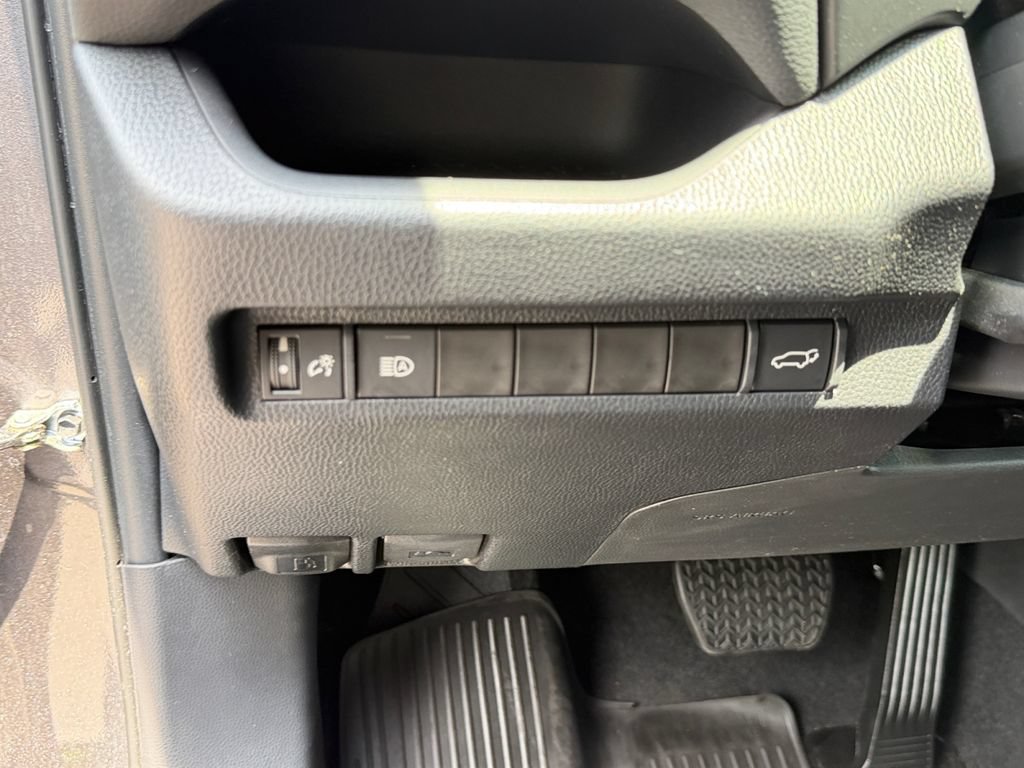 Used 2024 Toyota RAV4 XLE w/ Convenience Package AWD/4WD image 31
