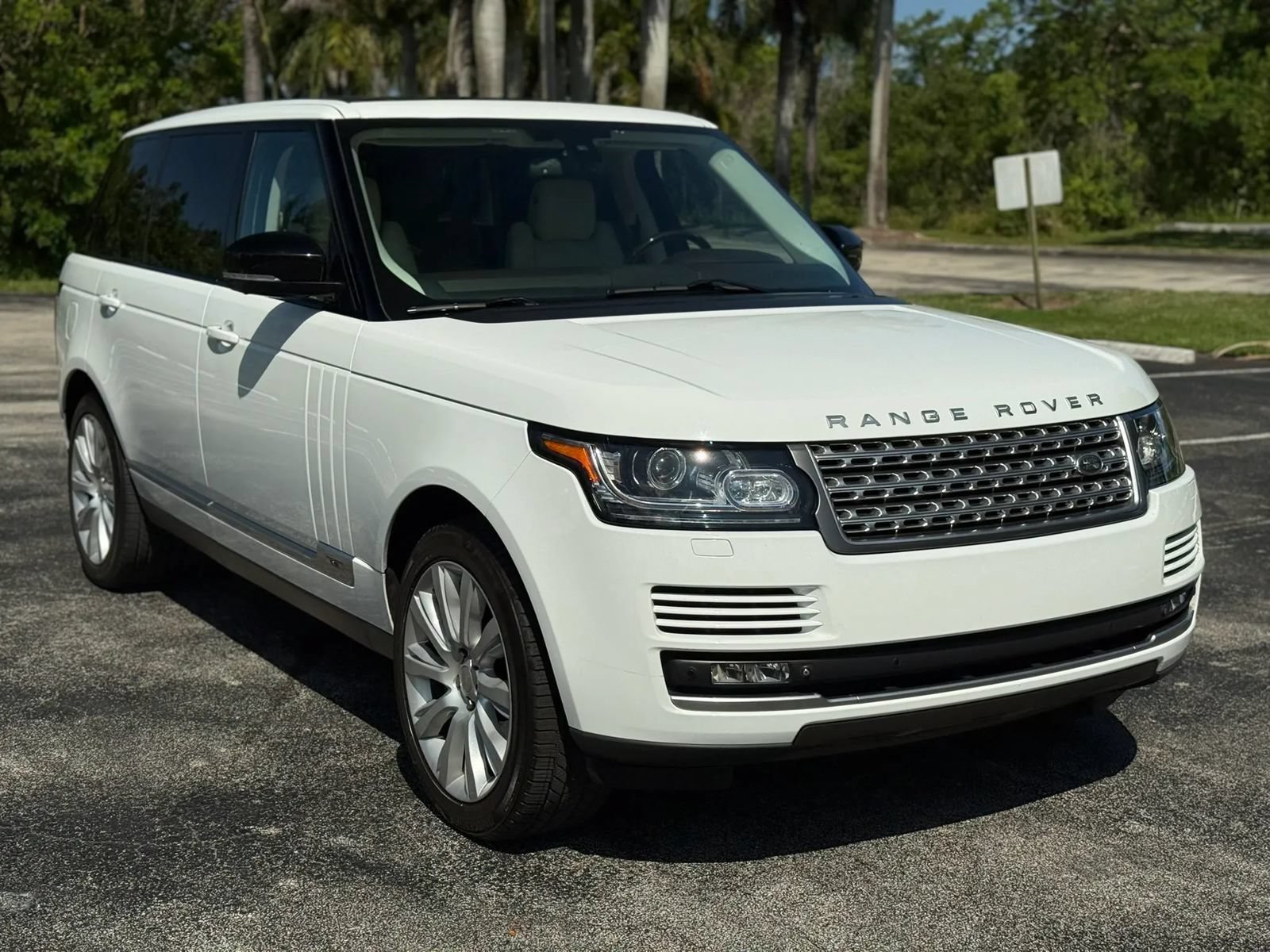 Used 2015 Land Rover Range Rover Long Wheelbase Supercharged AWD/4WD image 10