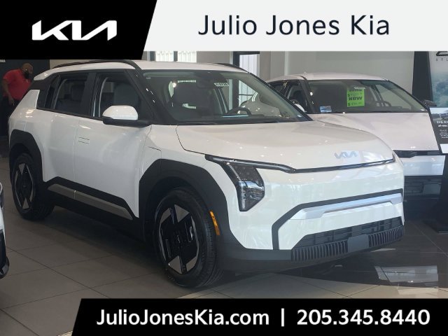 New 2027 Kia EV3 FWD image 1