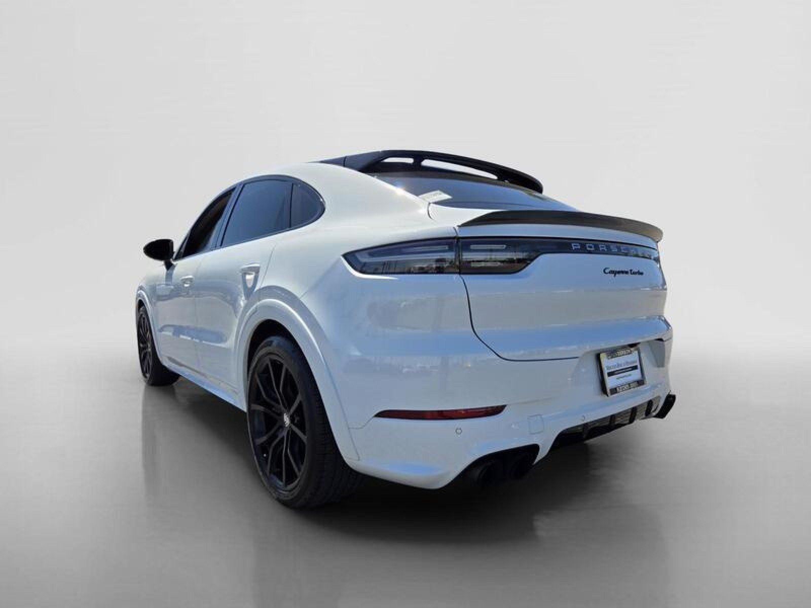 Used 2022 Porsche Cayenne Turbo AWD/4WD image 3