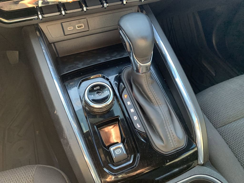 Used 2024 GMC Canyon Elevation w/ Convenience Package image 21