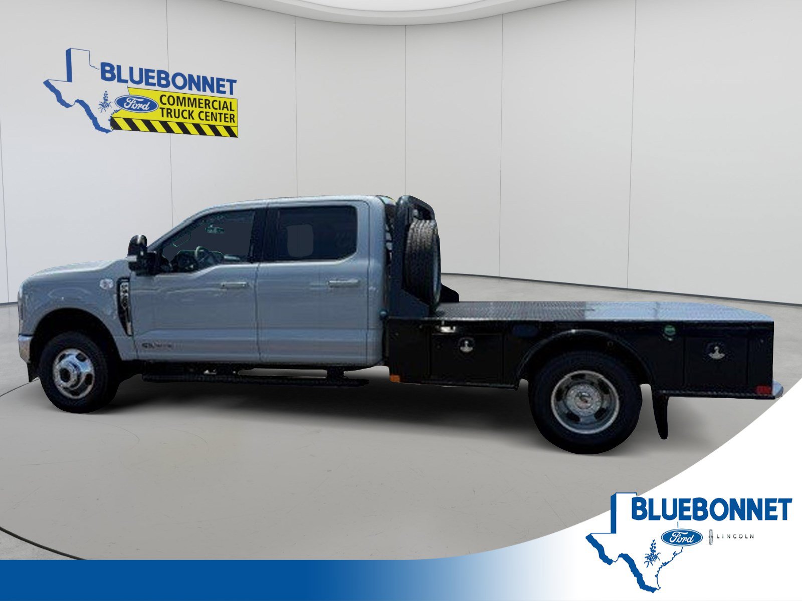 New 2026 Ford F350 Lariat AWD/4WD image 1
