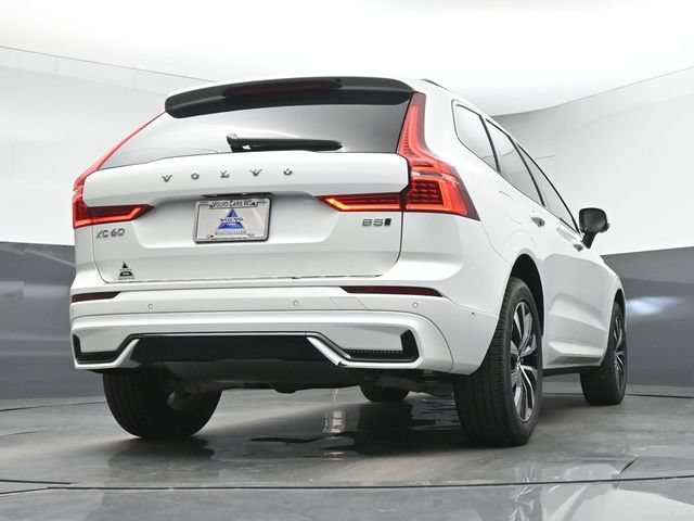 Used 2024 Volvo XC60 B5 Plus w/ Protection Package Premier AWD/4WD image 16
