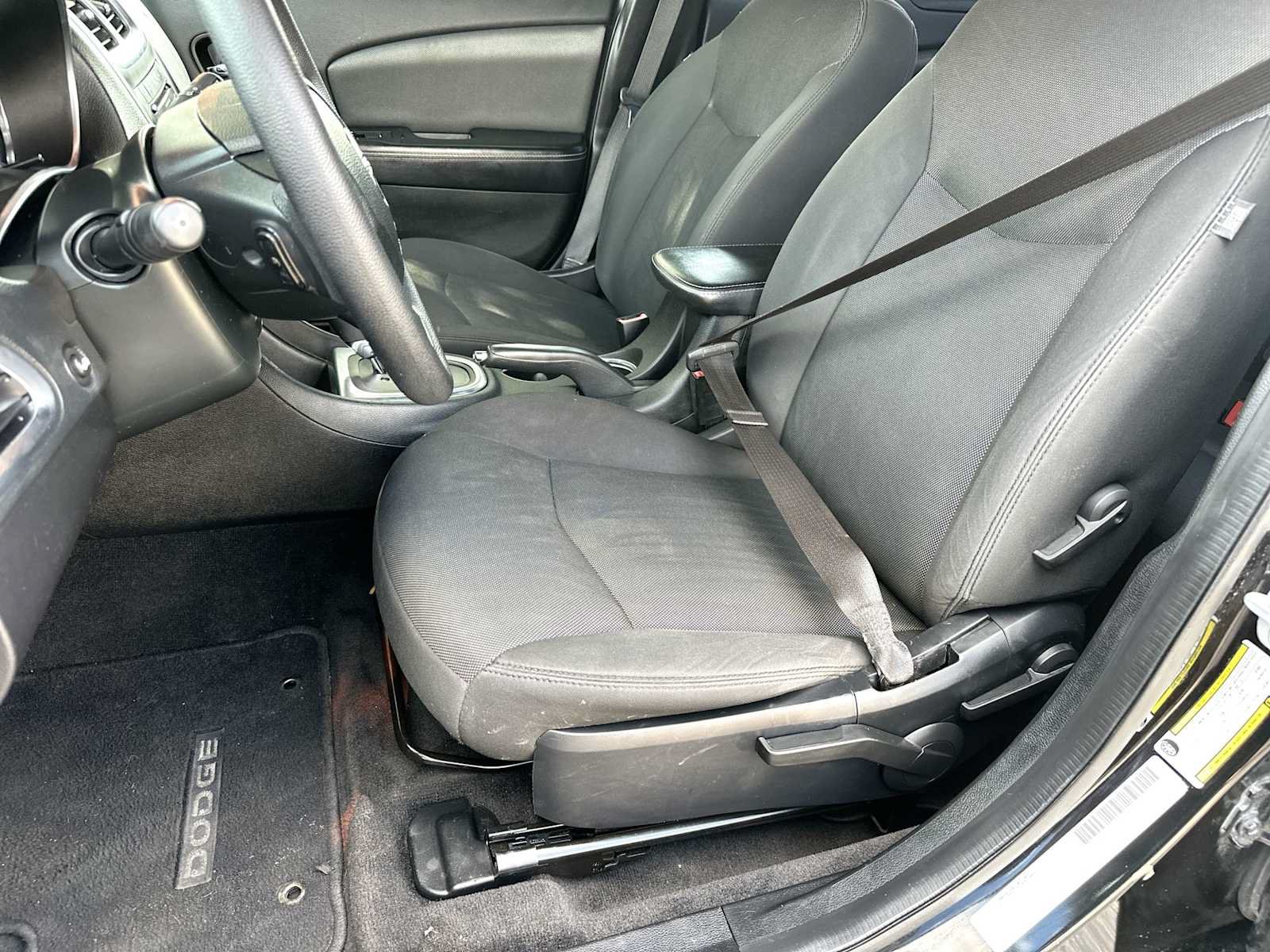 Used 2013 Dodge Avenger SE FWD image 17