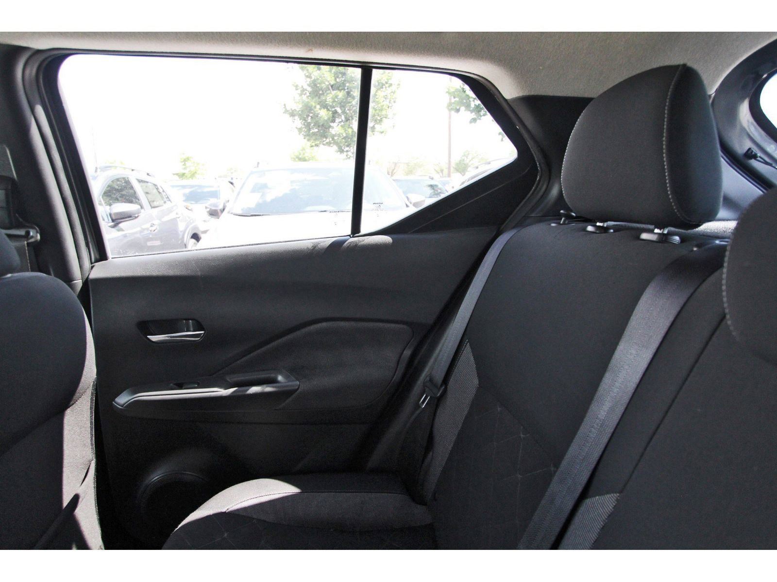 Used 2019 Nissan Kicks SV image 11