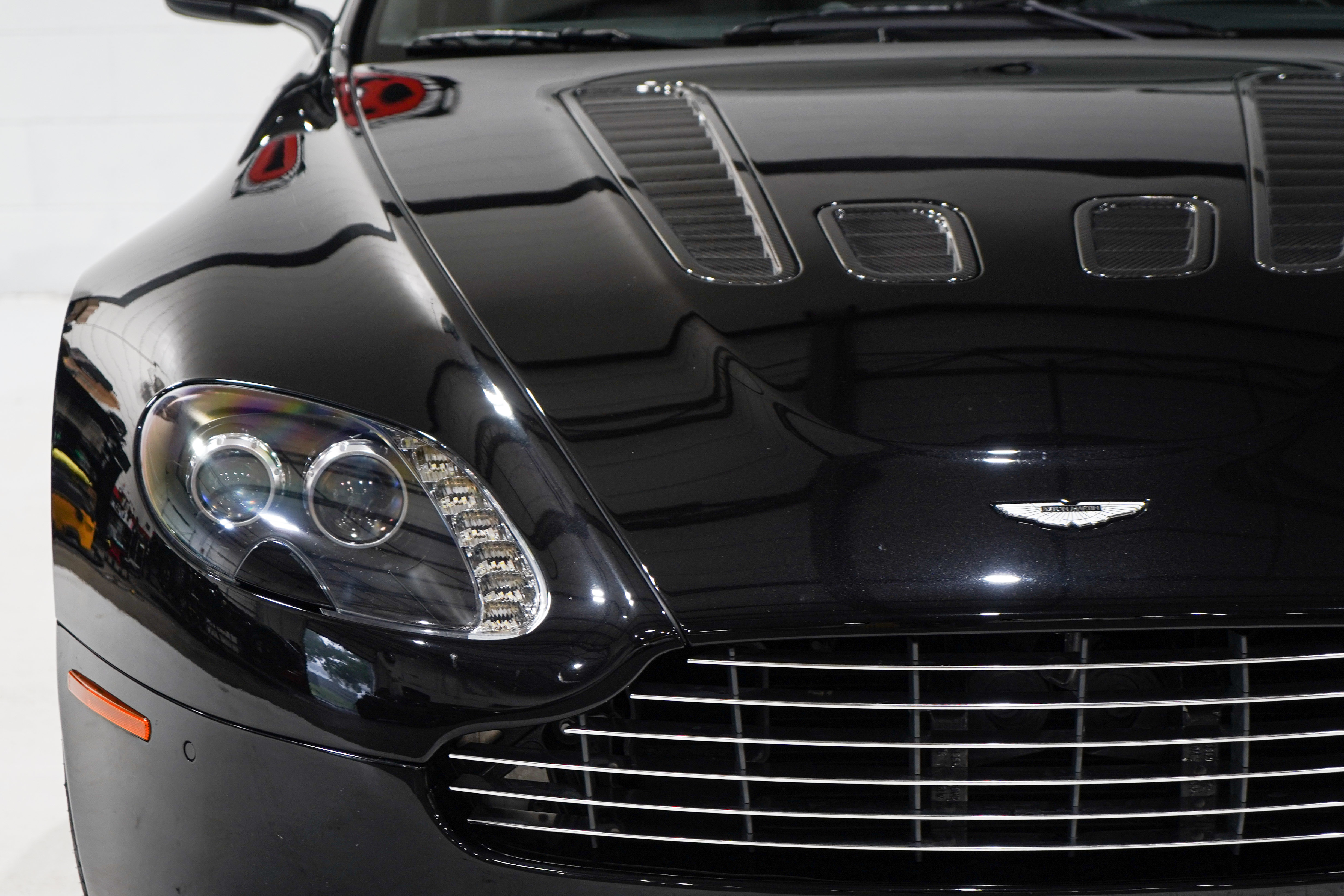 Used 2011 Aston Martin V12 Vantage Carbon Black RWD image 30