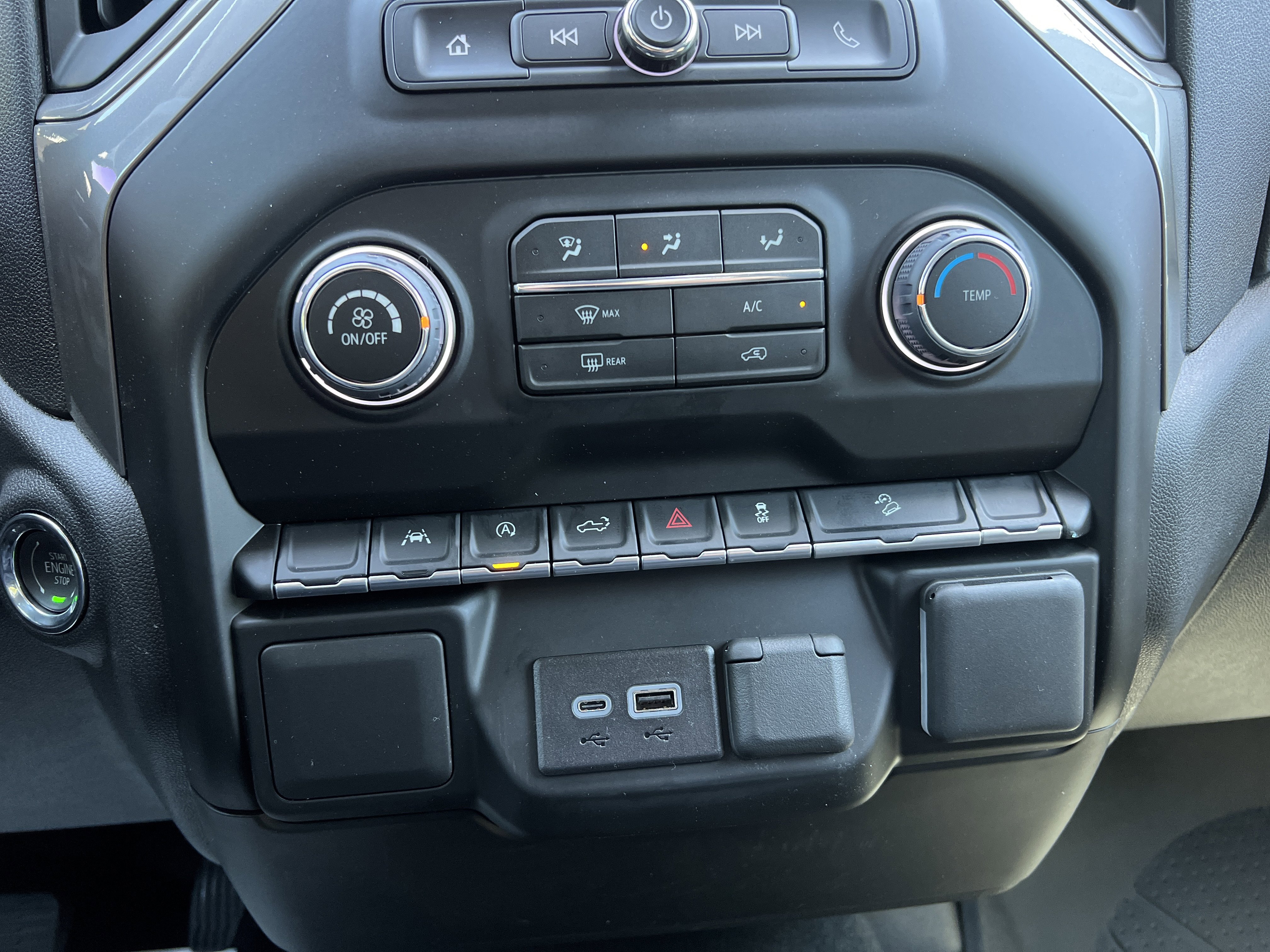 New 2026 Chevrolet Silverado 1500 Custom Trail Boss w/ LPO, Dark Essentials Package AWD/4WD image 28