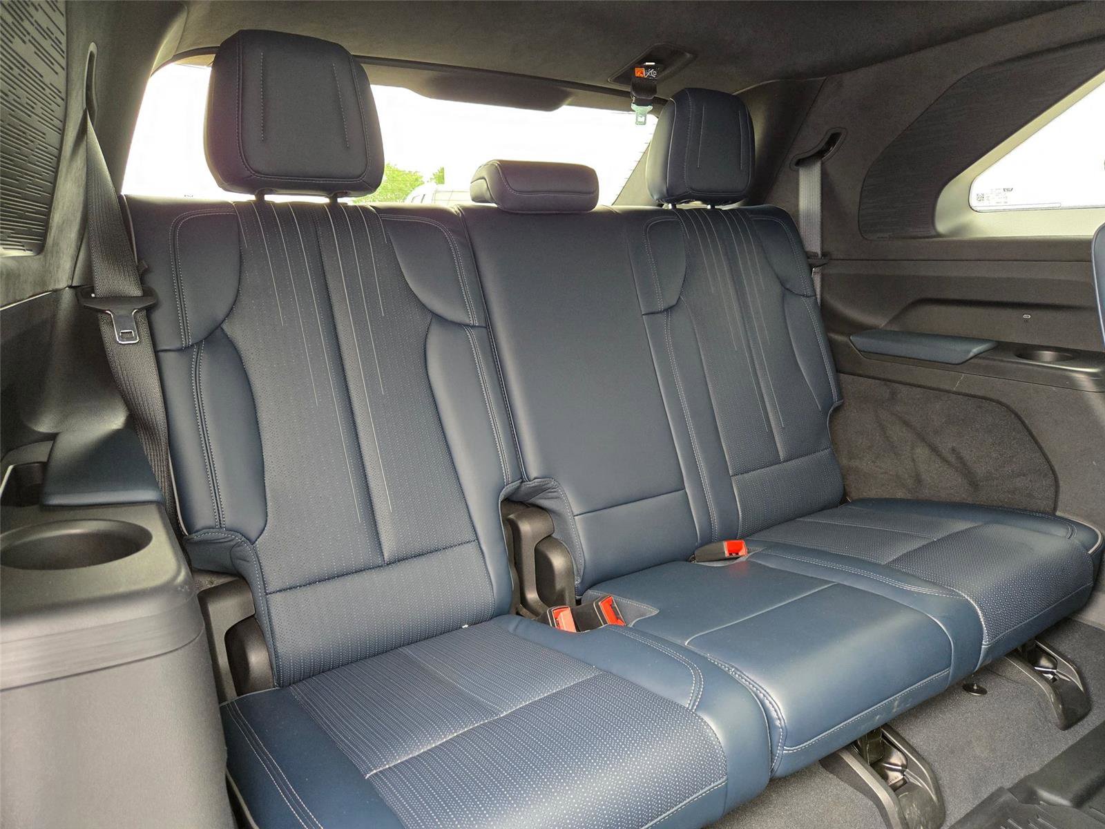 Used 2026 Cadillac Escalade IQ Luxury 2 w/ LPO, Floor Liner Package AWD/4WD image 32