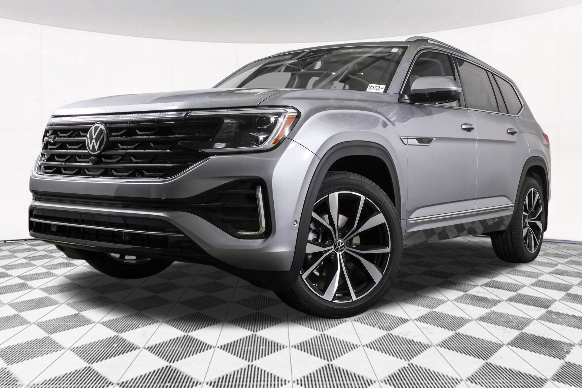 New 2026 Volkswagen Atlas SEL Premium R-Line image 2
