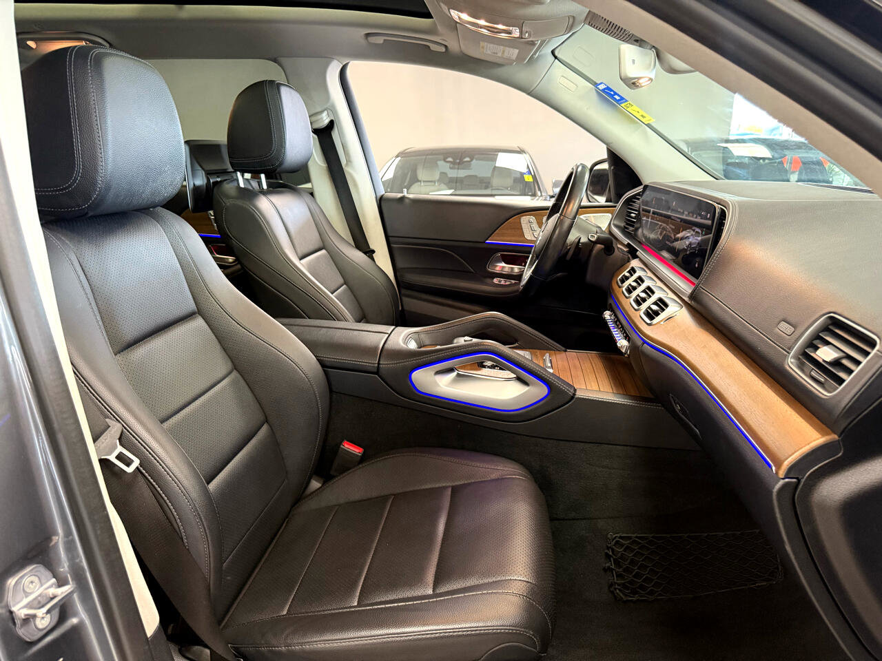 Used 2020 Mercedes-Benz GLS 450 4MATIC image 27