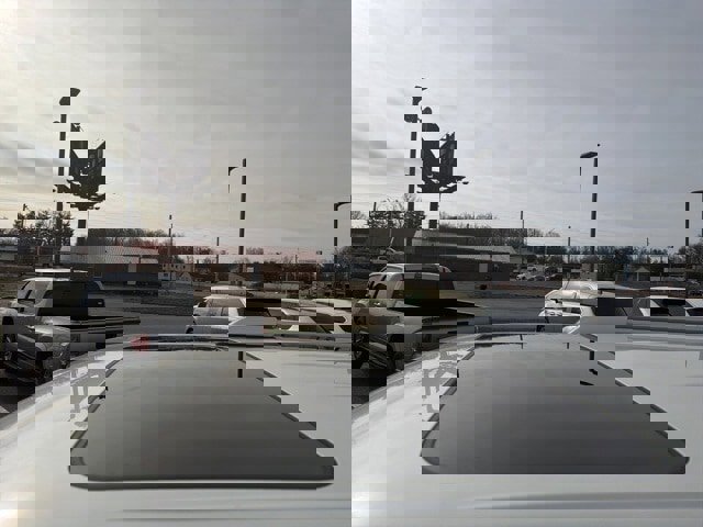 Used 2016 Toyota 4Runner Limited image 4