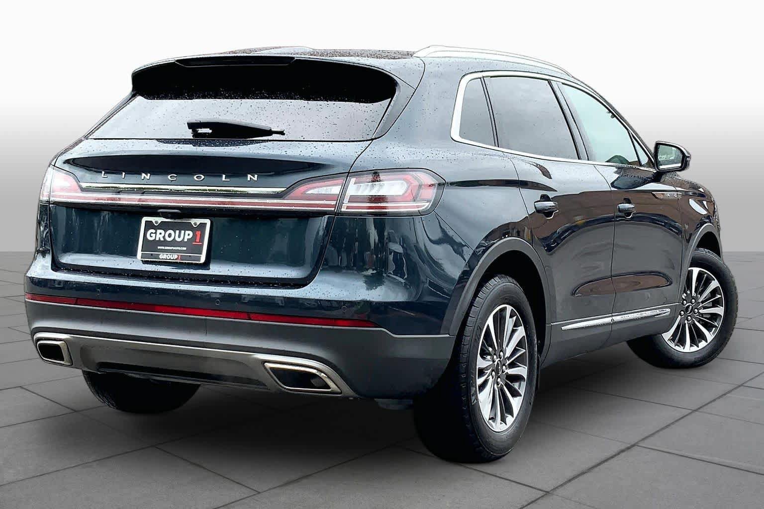 Used 2023 Lincoln Nautilus FWD w/ Premium Package image 12