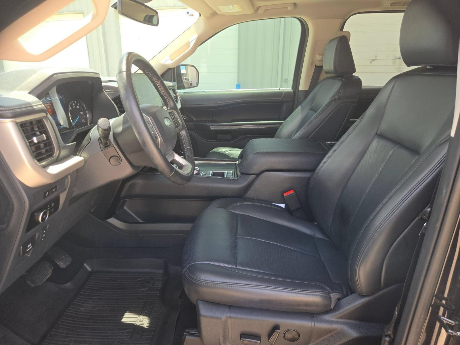 Used 2024 Ford Expedition Max XLT RWD image 9