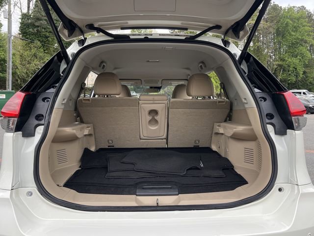 Used 2020 Nissan Rogue SV FWD image 26