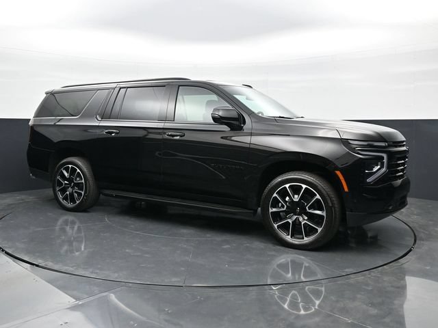 Used 2025 Chevrolet Suburban RST w/ Comfort Package AWD/4WD image 3