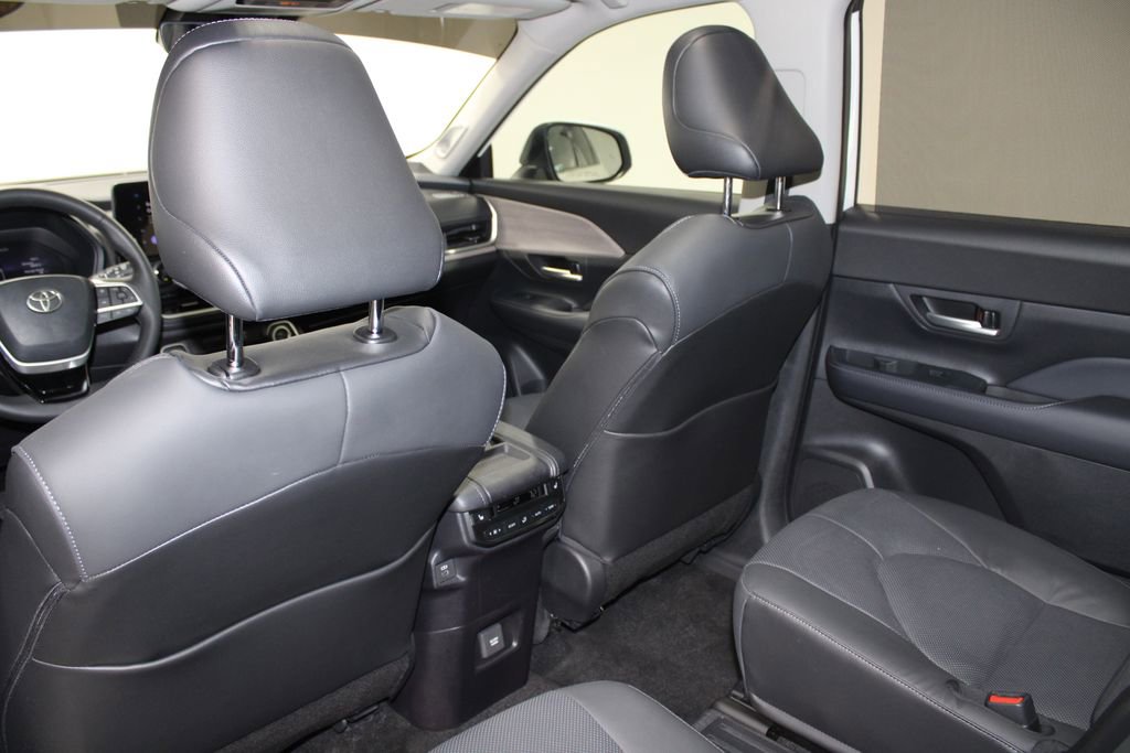Used 2025 Toyota Grand Highlander Limited image 29