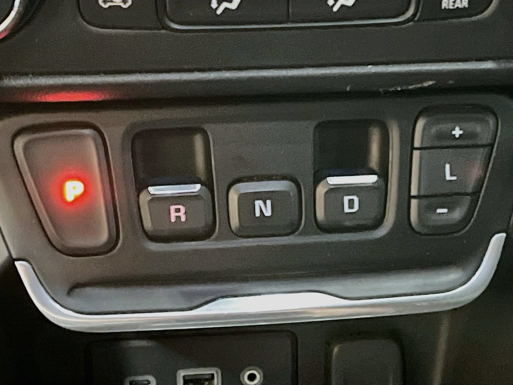 Used 2020 GMC Terrain SLE AWD/4WD image 16