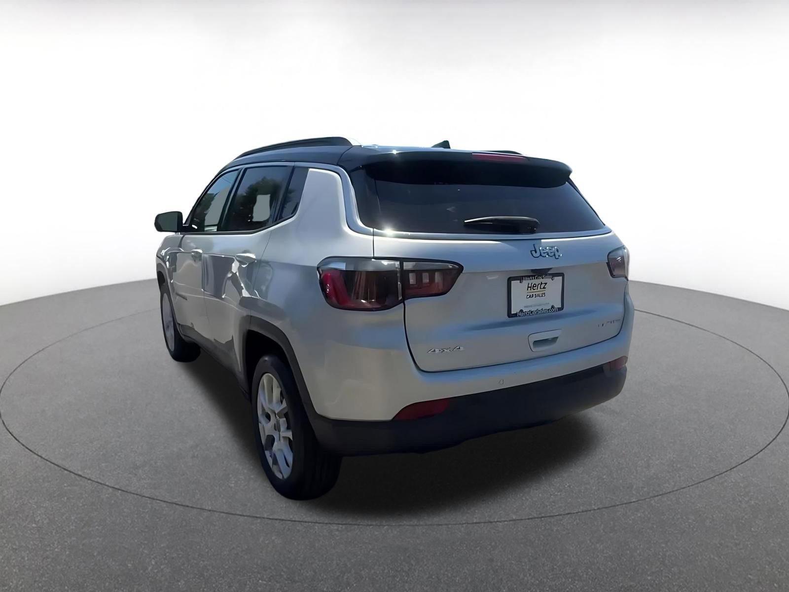 Used 2025 Jeep Compass Limited AWD/4WD image 11