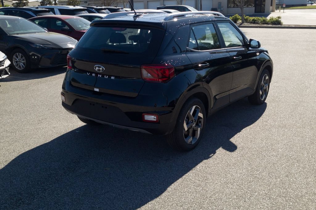 New 2026 Hyundai Venue SEL FWD image 5