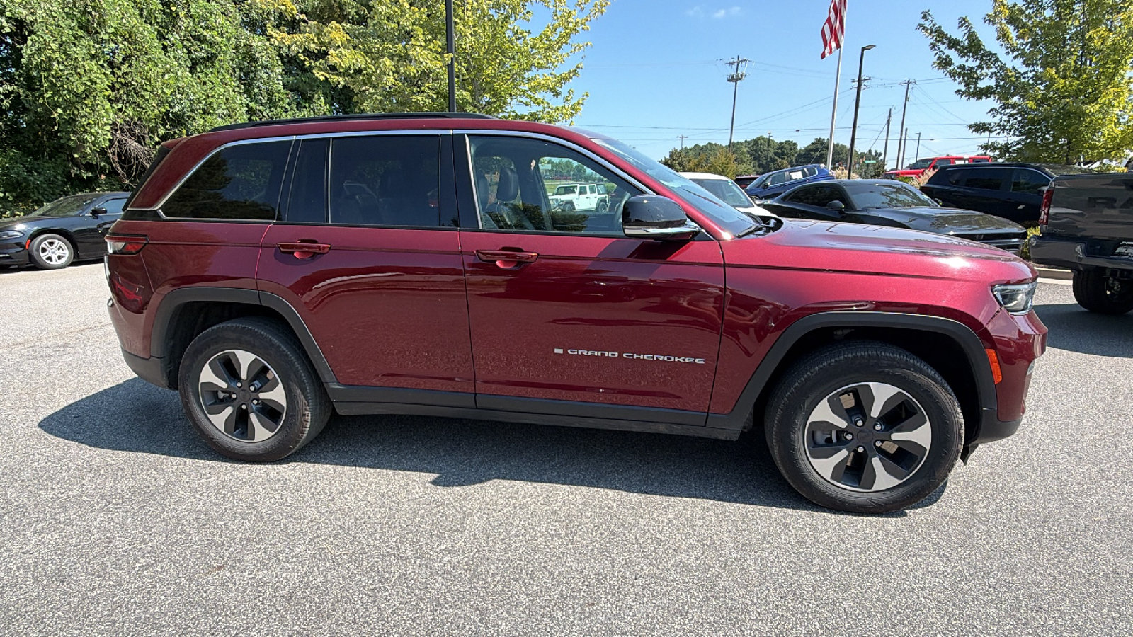 Used 2024 Jeep Grand Cherokee Limited 4xe AWD/4WD image 7
