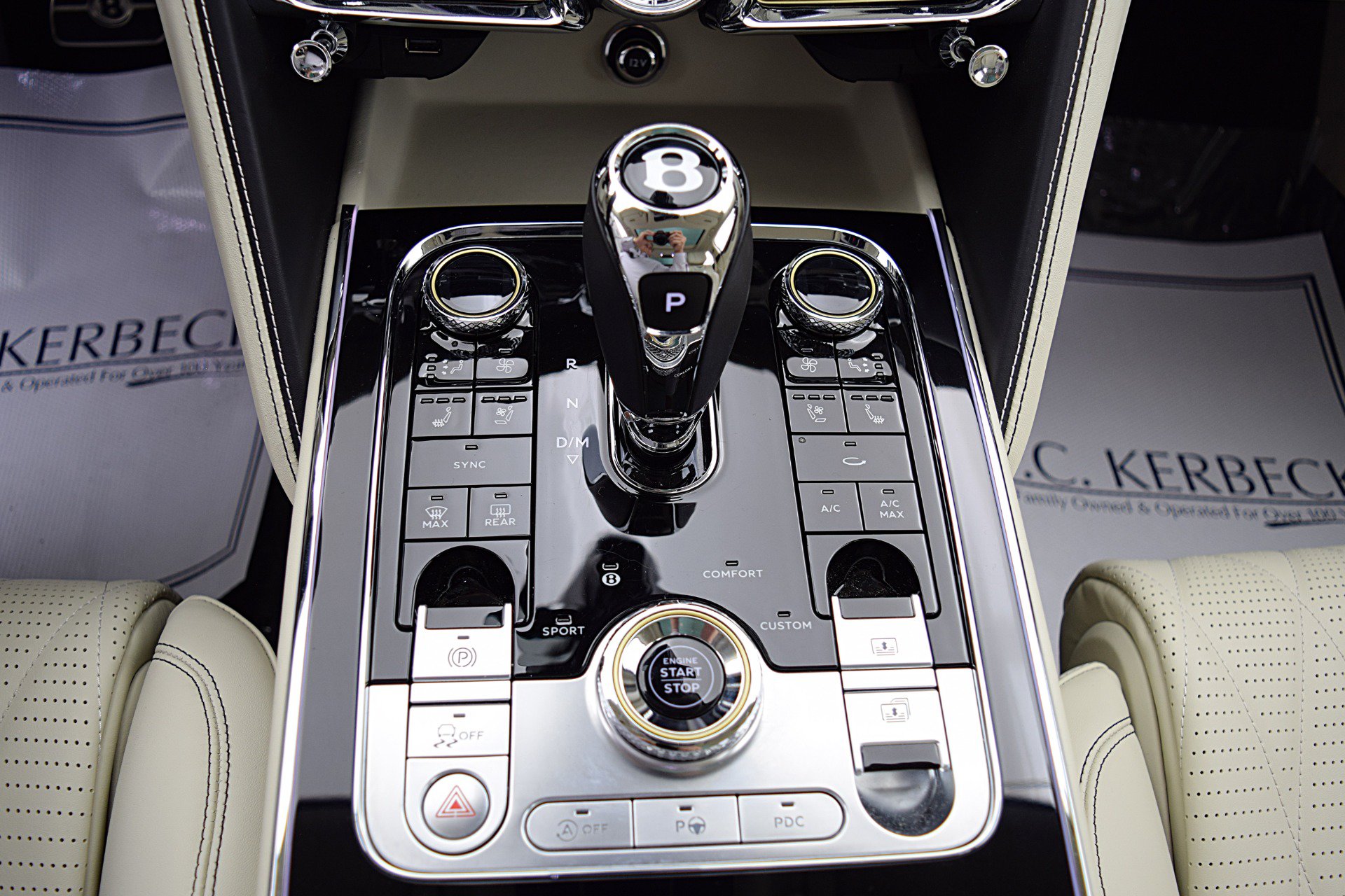 Certified 2022 Bentley Flying Spur V8 AWD/4WD image 40