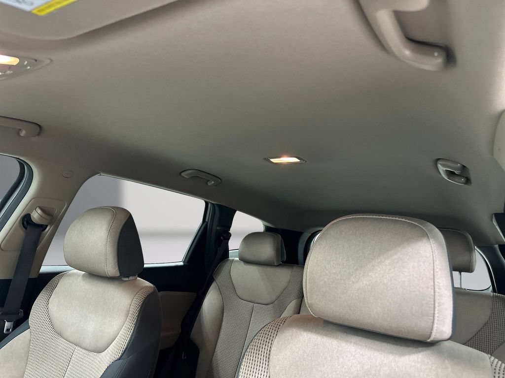 Used 2019 Hyundai Santa Fe SEL FWD image 17