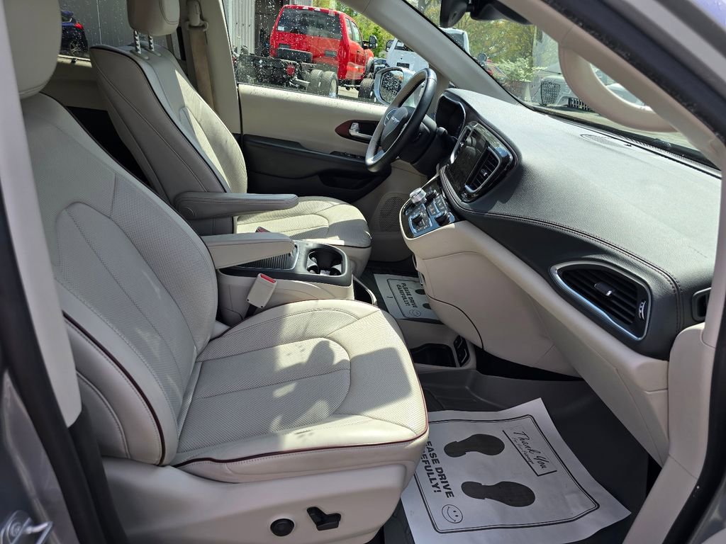 Used 2018 Chrysler Pacifica Limited w/ Advanced Safetytec Group image 12