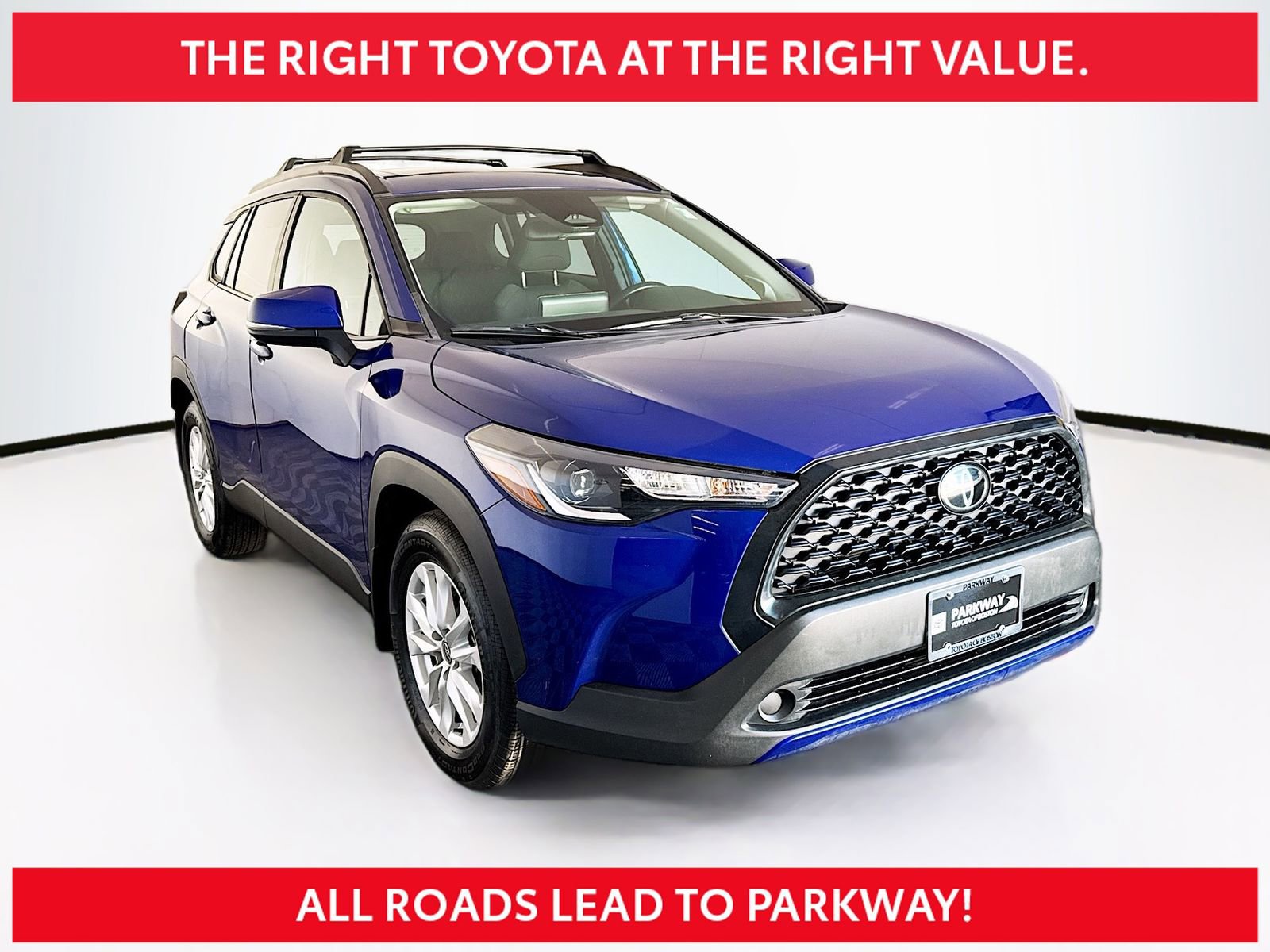 Used 2023 Toyota Corolla Cross LE w/ Moonroof Package image 1