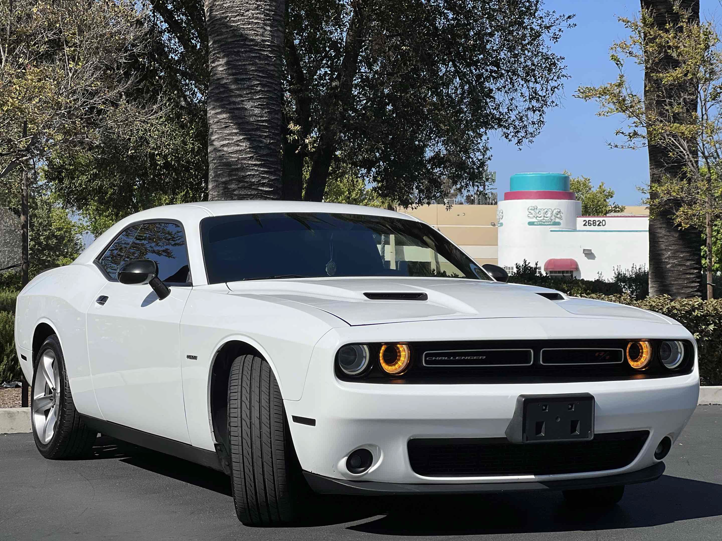 Used 2017 Dodge Challenger R/T RWD image 31