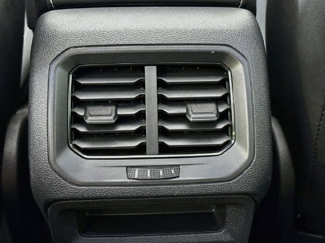 Used 2023 Volkswagen Tiguan SE AWD/4WD image 24