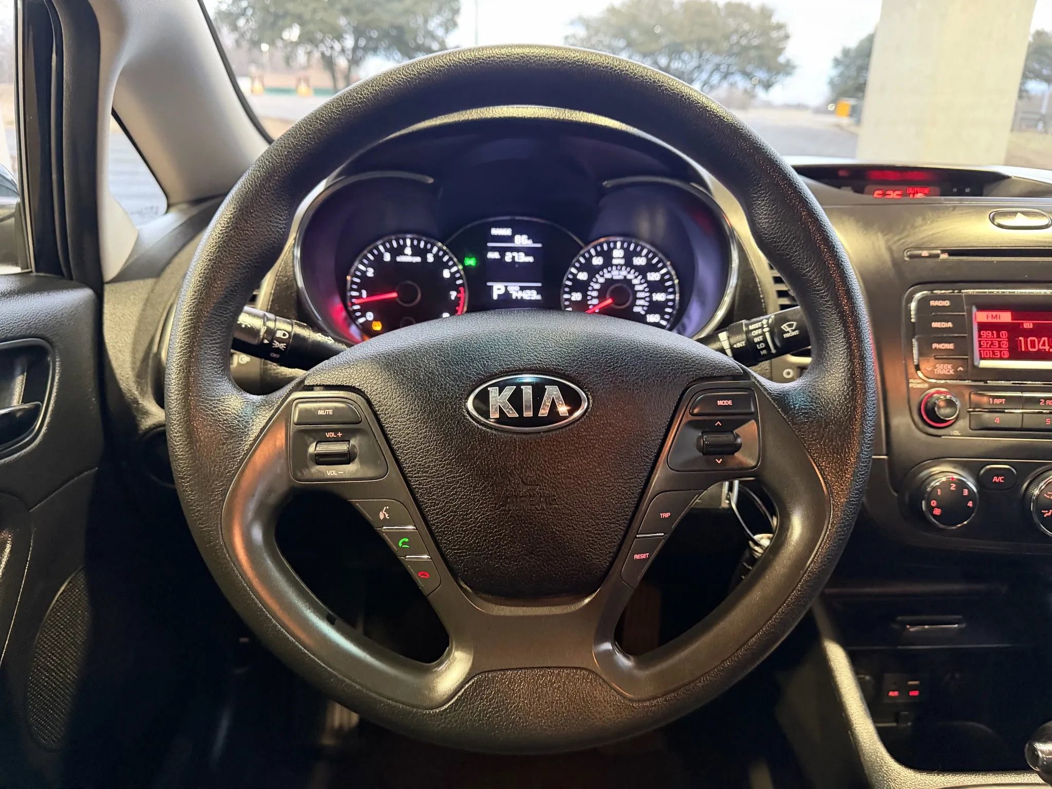 Used 2016 Kia Forte LX image 10
