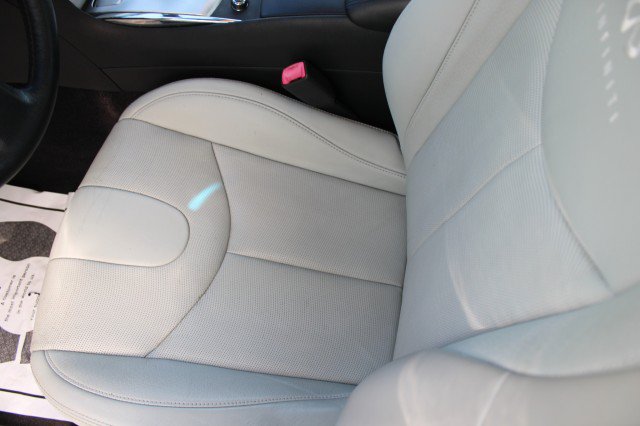 Used 2014 INFINITI Q60 Convertible w/ Premium Package RWD image 43