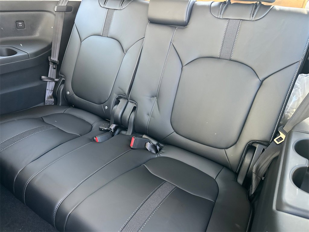 New 2025 Honda Pilot Touring image 16