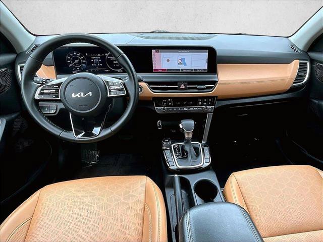 Used 2024 Kia Seltos EX FWD image 16