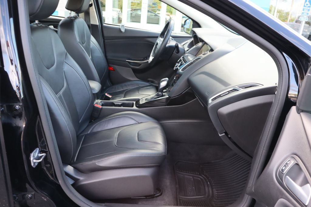 Used 2018 Ford Focus Titanium FWD image 22