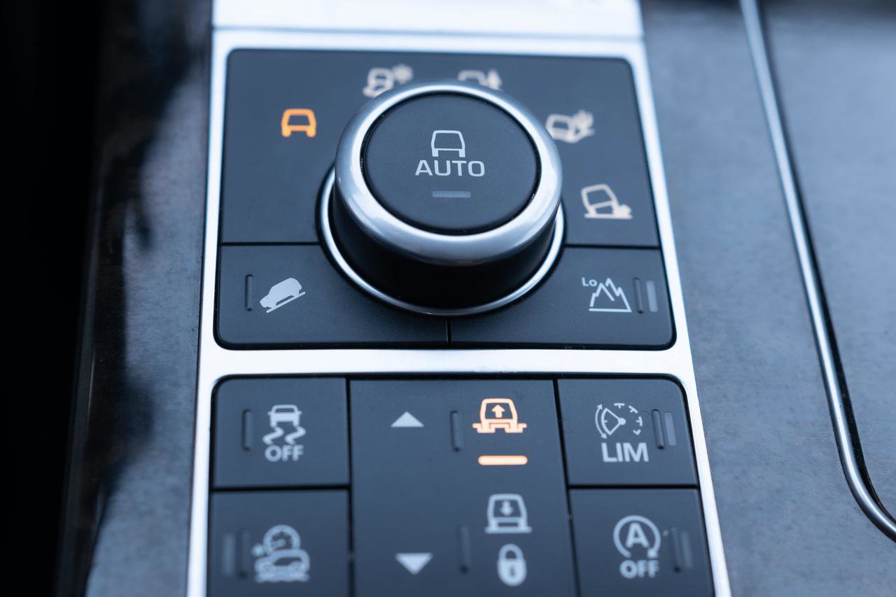 Used 2017 Land Rover Range Rover Autobiography image 29