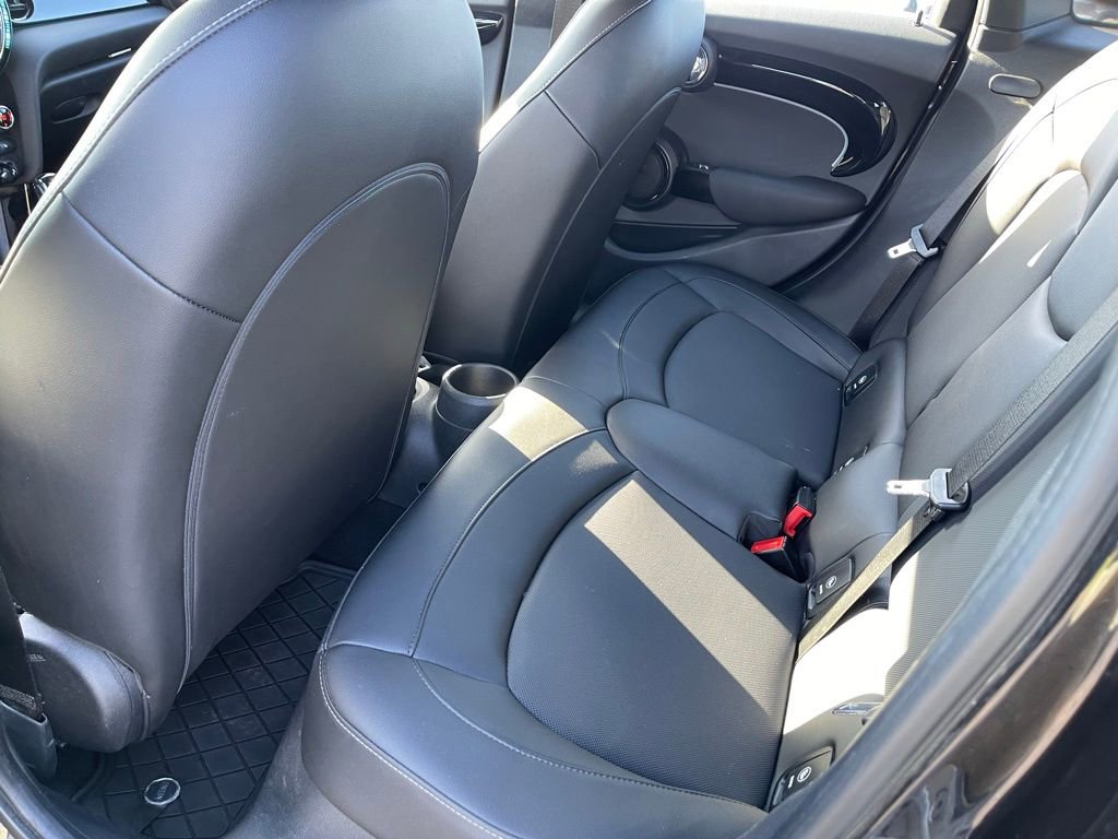 Used 2022 MINI Cooper 4-Door Hardtop image 6