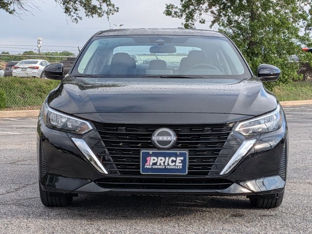 Used 2025 Nissan Sentra SV image 2