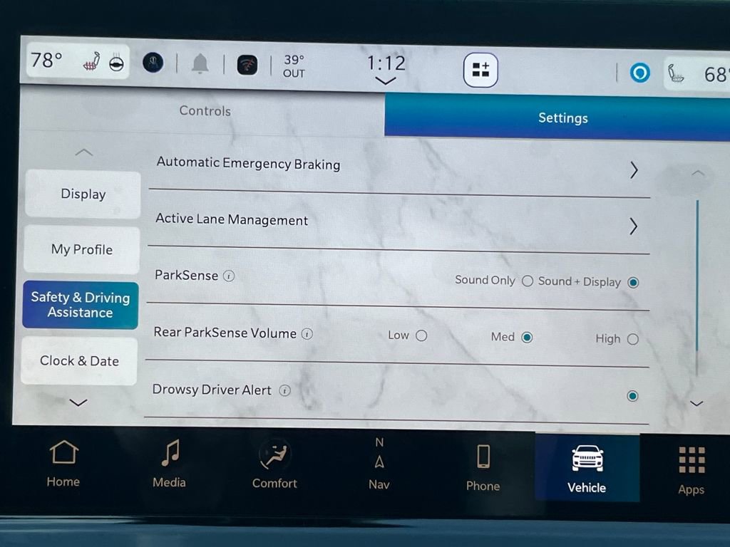 New 2025 Jeep Compass Limited w/ Elite Group image 18