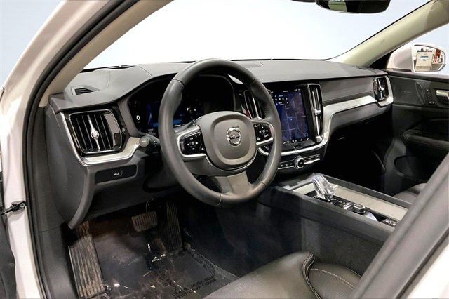 Certified 2024 Volvo V60 B5 Cross Country Ultimate w/ Protection Package Premier image 15
