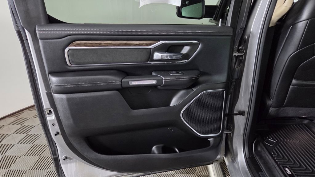Used 2019 RAM 1500 Laramie image 27