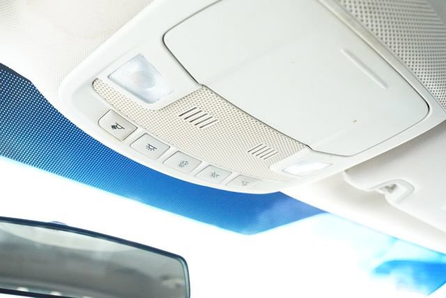 Used 2018 Ford Edge SE FWD image 33