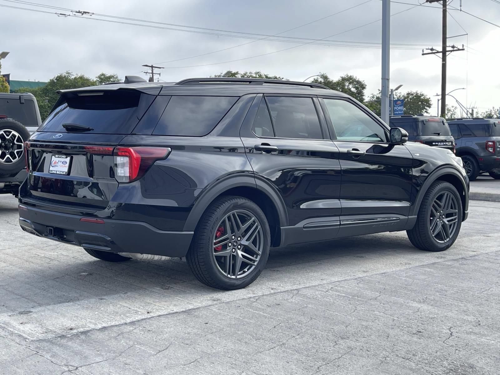New 2026 Ford Explorer ST-Line w/ ST-Line Street Pack RWD image 3