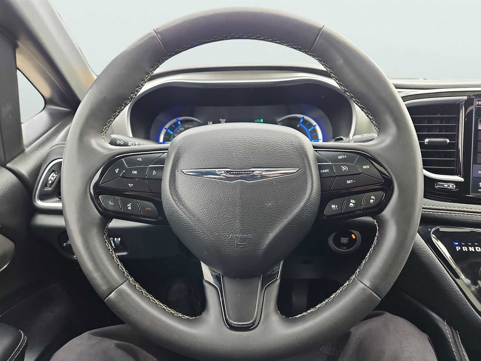 Used 2024 Chrysler Pacifica Premium image 33