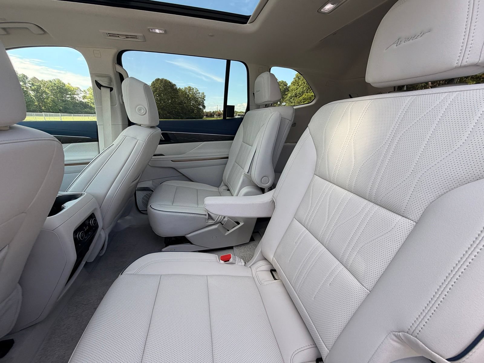 Used 2026 Buick Enclave Avenir w/ Super Cruise Package FWD image 14