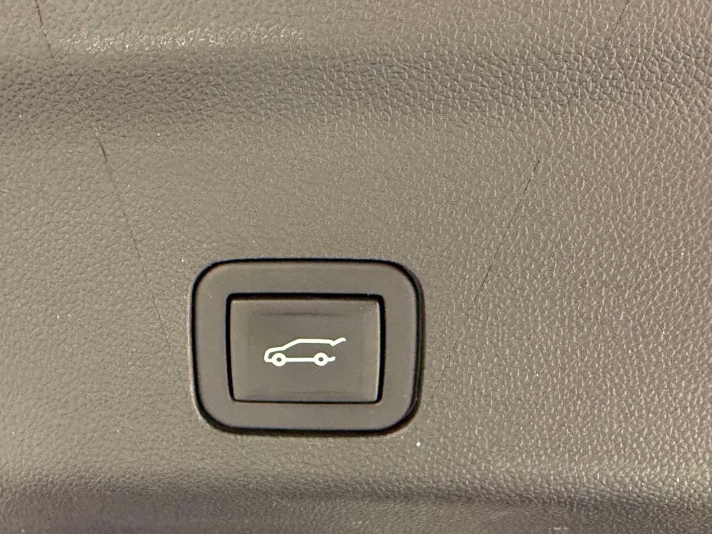 Used 2023 GMC Yukon Denali w/ Max Trailering Package AWD/4WD image 18