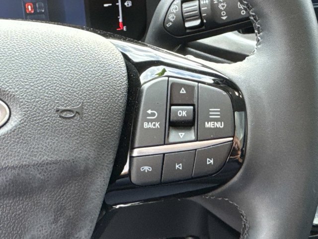 New 2025 Ford Escape SE w/ Class II Trailer Tow Package FWD image 9